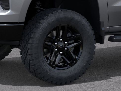 New 2026 Chevrolet Silverado 1500 Custom Trail Boss w/ LPO, Dark Essentials Package image 9