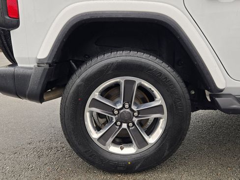 Used 2021 Jeep Wrangler Unlimited Sahara AWD/4WD image 17