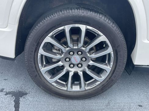 Used 2021 GMC Acadia Denali w/ Denali Ultimate Package AWD/4WD image 7