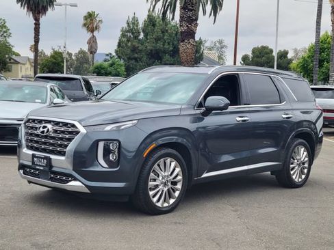 Used 2020 Hyundai Palisade Limited FWD image 2