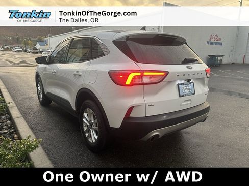 Used 2022 Ford Escape SE image 6