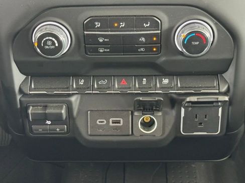 Used 2024 Chevrolet Silverado 2500 Custom w/ Custom Convenience Package image 31