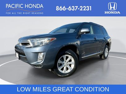 Used 2013 Toyota Highlander 4WD Hybrid w/ Leather Premium Pkg