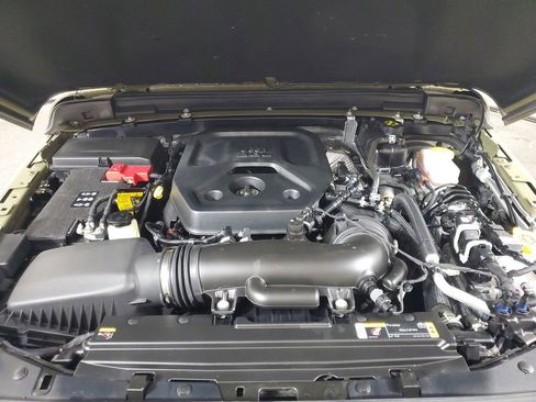 Used 2025 Jeep Wrangler Sport image 9