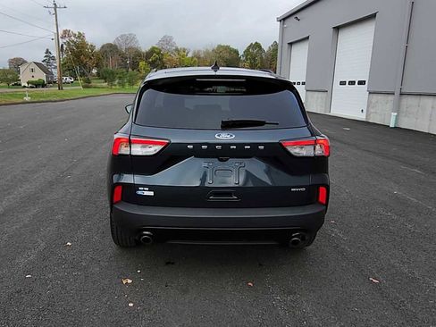 Used 2022 Ford Escape SE w/ SE Sport Appearance Package image 3