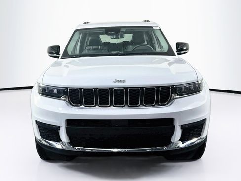 Used 2023 Jeep Grand Cherokee L Limited w/ Luxury Tech Group II AWD/4WD image 2