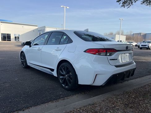 Used 2024 Toyota Corolla SE image 5