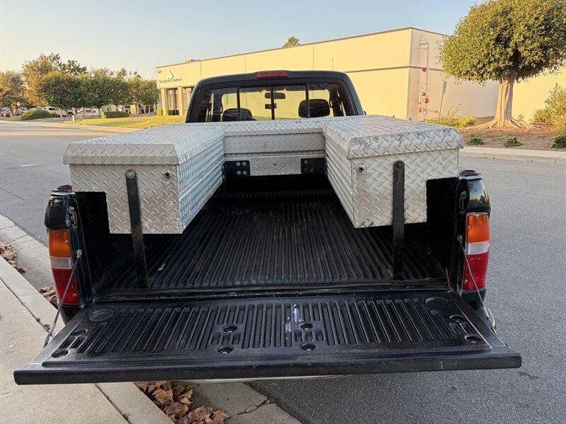 Used 2000 Toyota Tacoma PreRunner RWD image 6