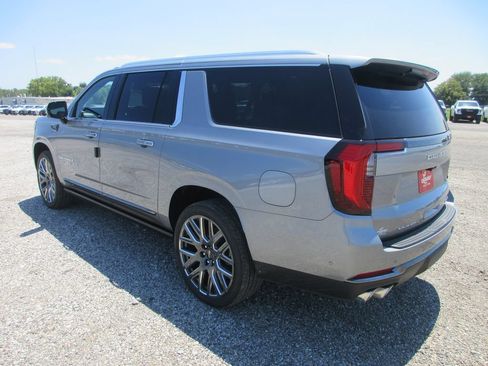 New 2026 GMC Yukon XL Denali Ultimate AWD/4WD image 6