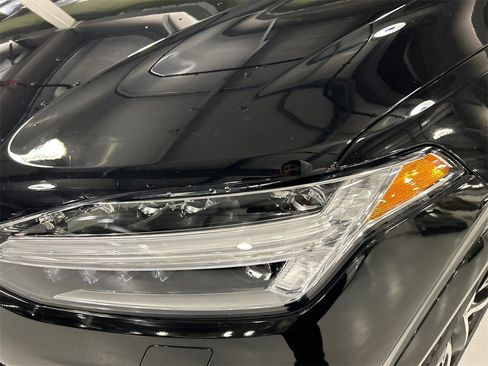 Certified 2023 Volvo XC90 B5 Plus w/ Protection Package Premier image 7