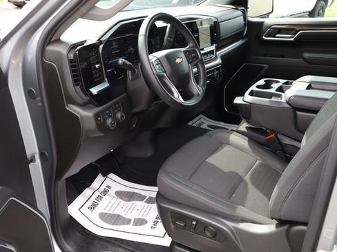 Used 2026 Chevrolet Silverado 1500 LT AWD/4WD image 13