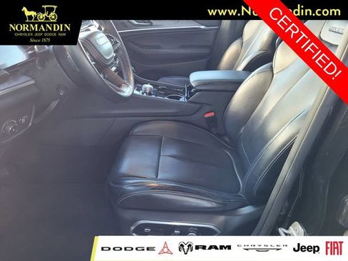 Certified 2022 Jeep Grand Cherokee Overland w/ Luxury Tech Group IV AWD/4WD image 15