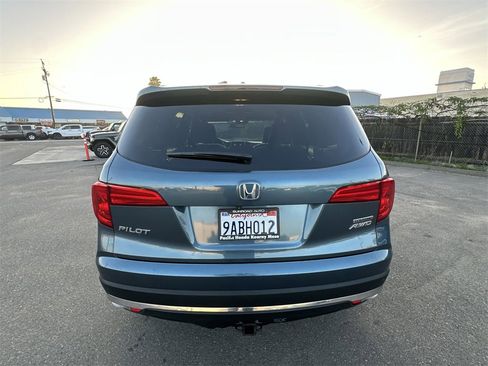 Used 2018 Honda Pilot Touring image 34