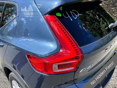 Used 2021 Volvo XC40 T4 Momentum FWD image 26