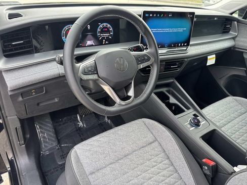 Used 2025 Volkswagen Tiguan S FWD image 16