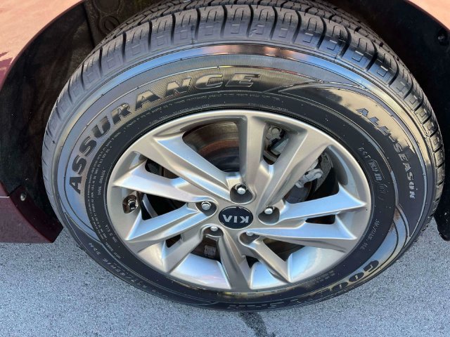 Used 2020 Kia Optima LX FWD image 11
