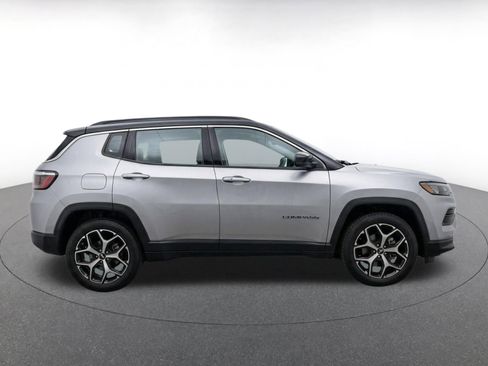 Used 2025 Jeep Compass Limited AWD/4WD image 10