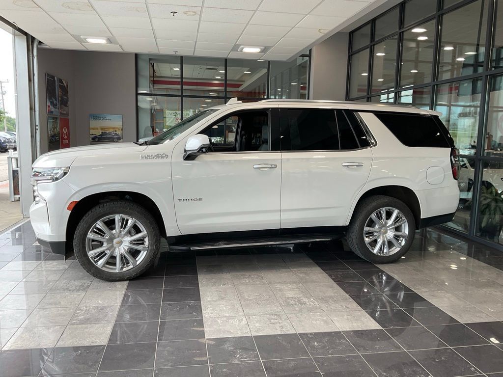 Used 2024 Chevrolet Tahoe High Country AWD/4WD image 3