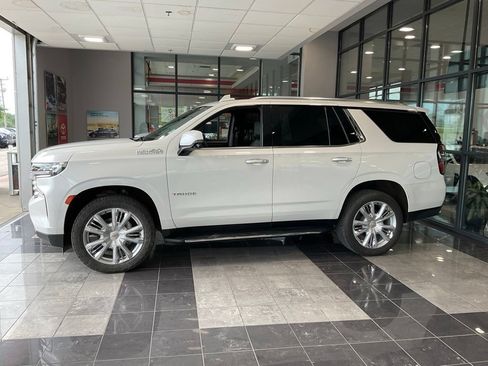 Used 2024 Chevrolet Tahoe High Country AWD/4WD image 3