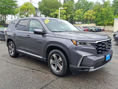 Used 2024 Honda Pilot EX-L image 3