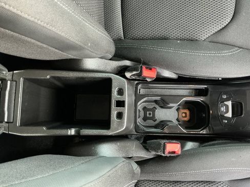 Used 2022 Jeep Renegade Latitude AWD/4WD image 28