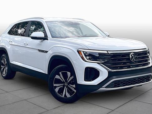 Used 2025 Volkswagen Atlas Cross Sport SE image 3