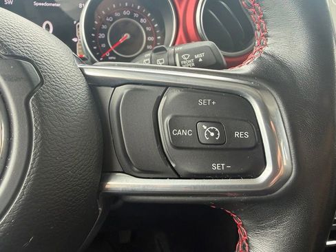 Used 2022 Jeep Wrangler Unlimited Rubicon w/ Cold Weather Group AWD/4WD image 26