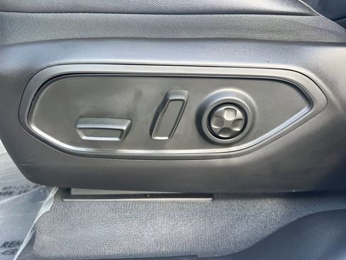 Used 2023 Jeep Grand Cherokee Altitude image 10