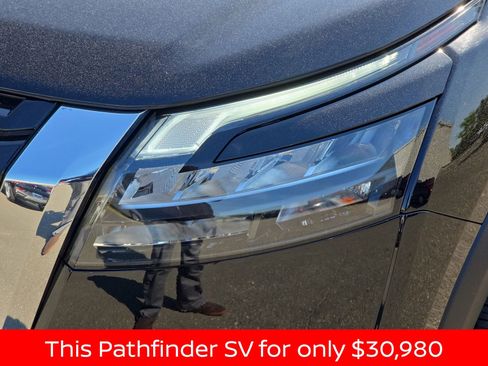 Used 2025 Nissan Pathfinder SV image 39