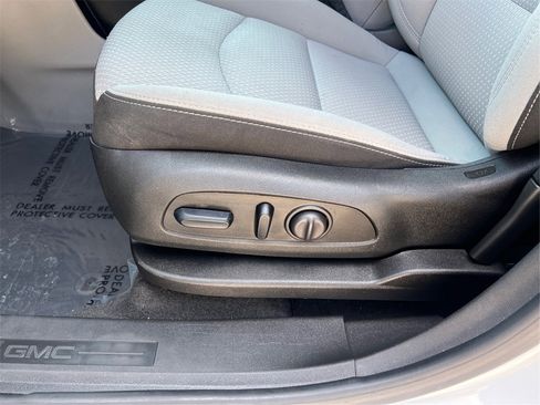 Used 2023 GMC Terrain SLE w/ Driver Convenience Package image 19