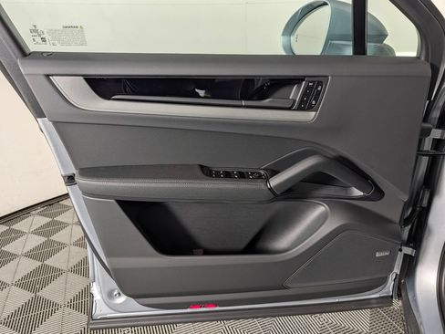 New 2026 Porsche Cayenne Coupe AWD/4WD image 25