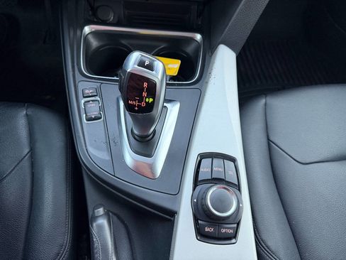 Used 2015 BMW 320i xDrive Sedan image 16