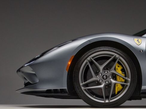 Used 2021 Ferrari F8 Tributo RWD image 8