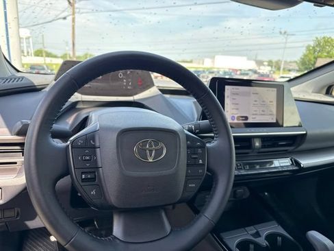Used 2025 Toyota Prius LE FWD image 25