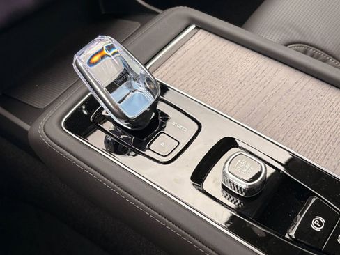 New 2026 Volvo XC90 B5 Ultra image 18