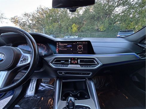 Used 2020 BMW X6 M50i image 11