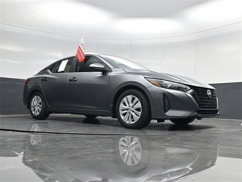 Used 2025 Nissan Sentra S image 45