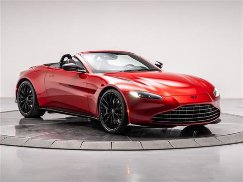 Used 2023 Aston Martin V8 Vantage Roadster image 1