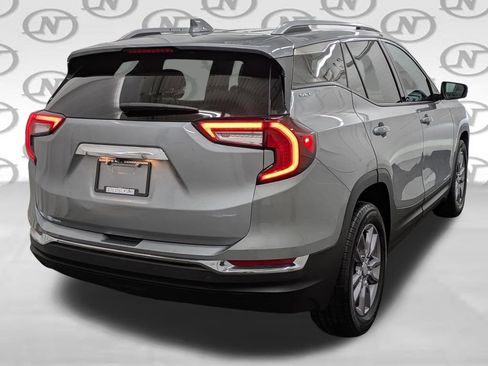 Used 2024 GMC Terrain SLT AWD/4WD image 2