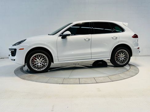 Used 2016 Porsche Cayenne AWD/4WD image 2