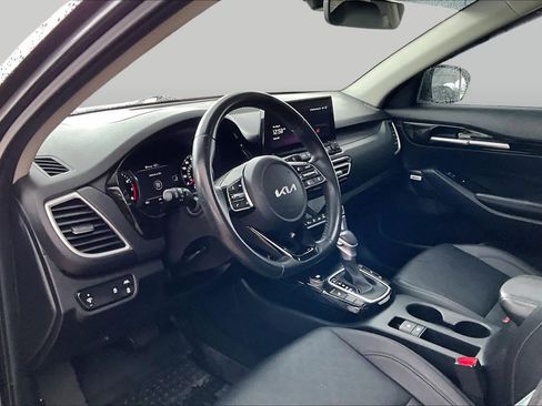 Used 2023 Kia Seltos SX w/ SX Sunroof Package AWD/4WD image 16