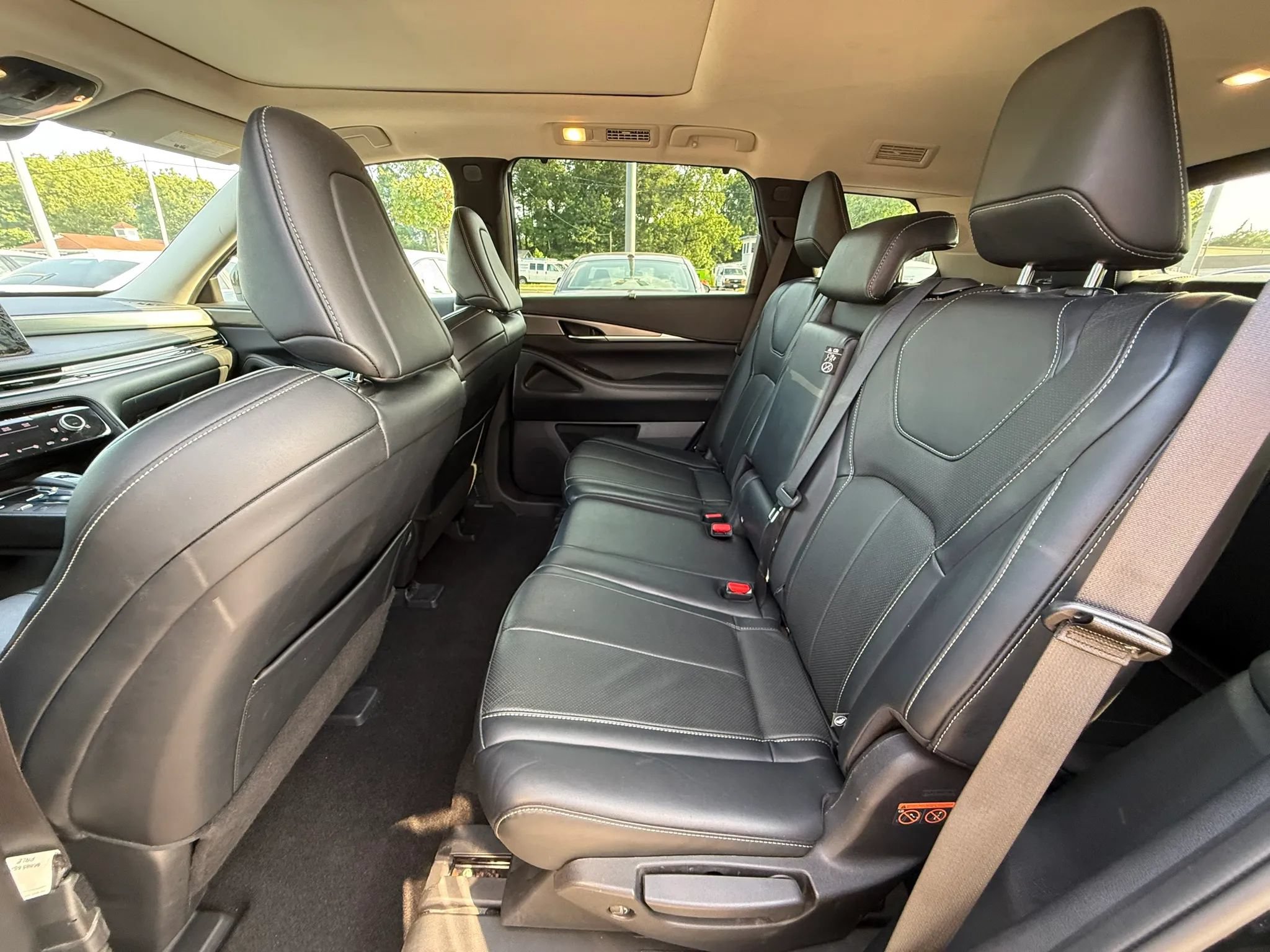 Used 2023 INFINITI QX60 Luxe w/ Cargo Package AWD/4WD image 17