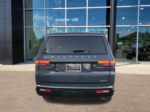 Used 2024 Jeep Wagoneer Series II w/ Flexible Seating Group image 6