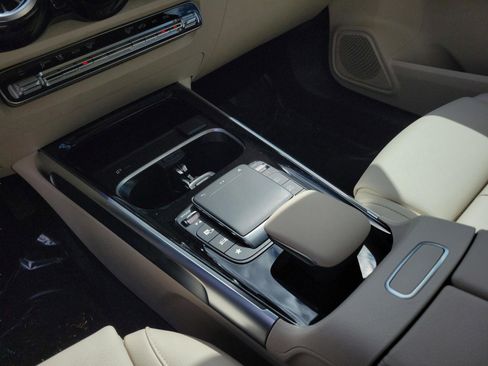 Used 2023 Mercedes-Benz GLB 250 4MATIC image 26