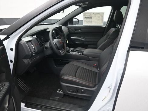 New 2026 Nissan Pathfinder Rock Creek image 9