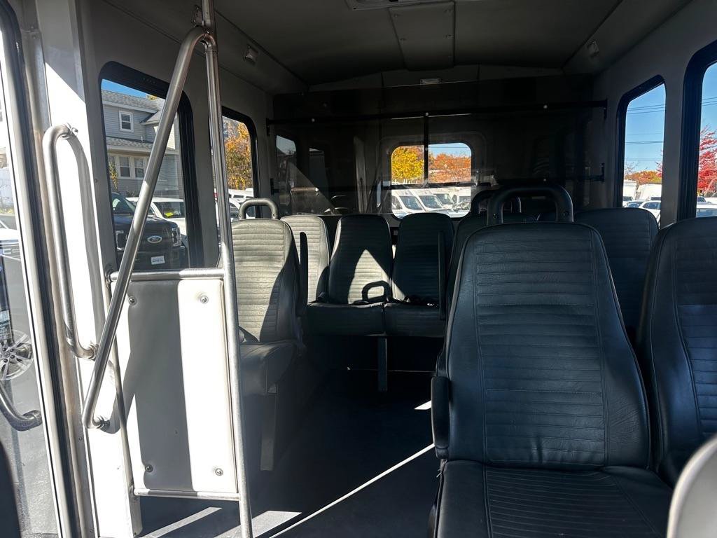 Used 2015 Ford E-350 and Econoline 350 Super Duty RWD image 11