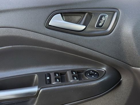 Used 2018 Ford Escape SE image 23