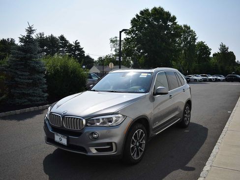Used 2018 Volkswagen Tiguan SE AWD/4WD image 3
