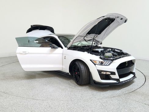 Used 2021 Ford Mustang Shelby GT500 w/ Technology Package image 14