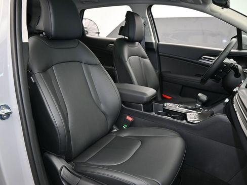 Used 2026 Kia Sportage EX w/ EX Panorama Roof Package image 28